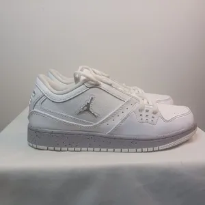 Nike Boys Air Jordan 1 Flight 351026-107 White Basketball Shoes Sneakers Sz 4 (Used)
