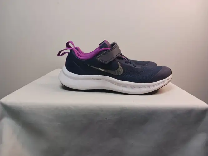 Blue Unisex 1Y (Big Kids / Youth) Youth Nike Star Runner Shoes (Used)