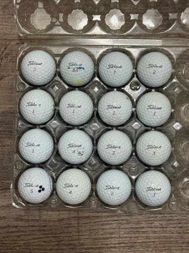 16 Titleist Pro V1x Golf Balls - 4A Near-Mint Condition