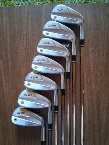 Honma TR21 X Right Handed Iron Set 7 Pieces (New)