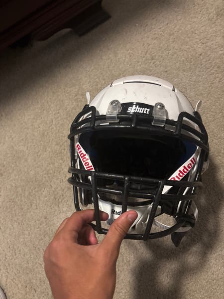 f7 helmet near me SCHUTT 2.0 COLLEGIATE WHITE ADULT FOOTBALL  Offense-Defense Sports or neck injuries Schutt Youth F7 LX1 Football