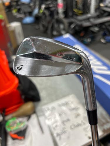 Used Taylormade P-7MB Golf Wedge Mens RH Pitching Wedge 11337-S000492746