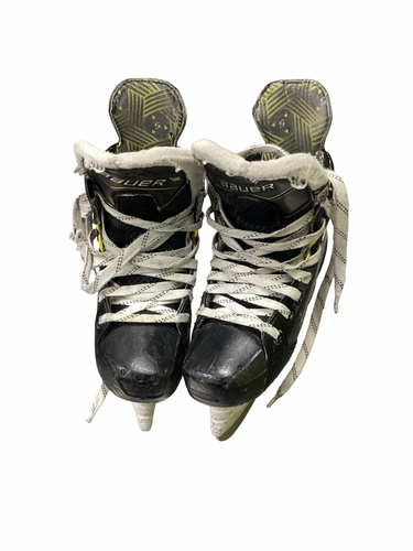 Used Bauer SUPREME Junior Hockey Skate Junior 02.5 11613-S000186662