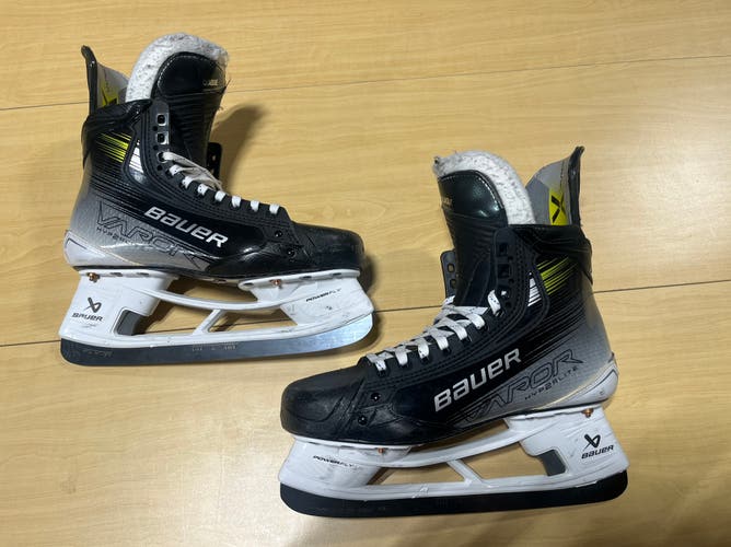 2023 Bauer Vapor Hyperlite 2 Hockey Skates Regular Width Pro Stock 9 (Used)