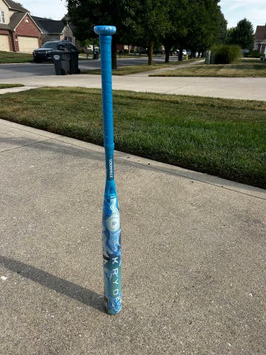 2027 Louisville Slugger Kryo2 Composite Bat (-11) 22 oz 33" (New)