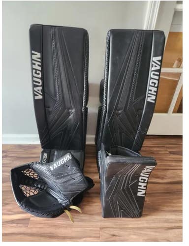 34" Vaughn SLR4 Pro Carbon Full Right Goalie Full Set