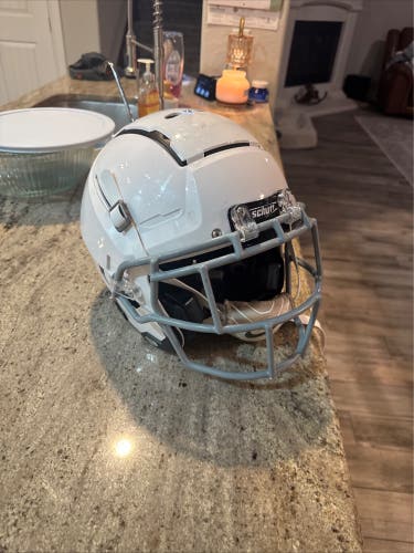 White Youth Large Schutt F7 LX1 Helmet (Used)