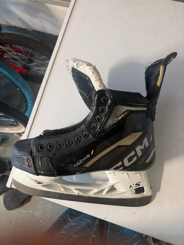 2022 CCM Tacks AS580 Hockey Skates Regular Width Size 6.5 (Used)