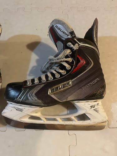 2014 Bauer Vapor X70 Hockey Skates Regular Width 9.5 (Used)