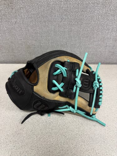 Wilson A2000 RH Infield Baseball Glove 11.5" (Used)