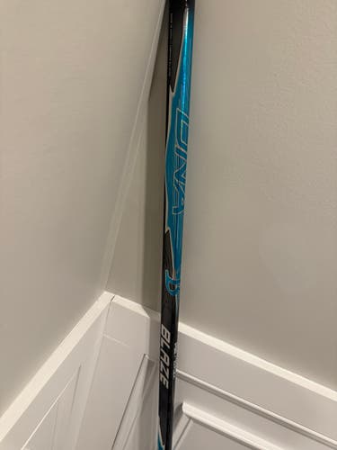 Senior BLAZE DNA Right Handed Hockey Stick 70 Flex P28 60 inch (New)