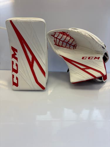 CCM EFlex 4.9 Glove and Blocker Set Regular (New)