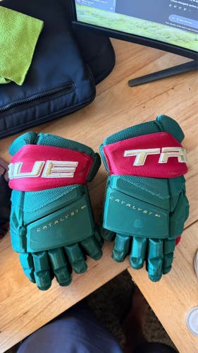 True Catalyst 9x Gloves 13" Pro Stock Minnesota Wild (Used)