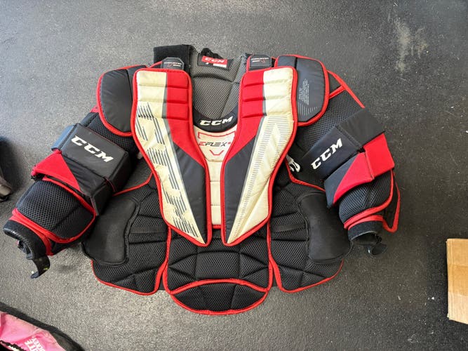 Medium CCM EFlex 5.9 Goalie Chest Protector (Used)