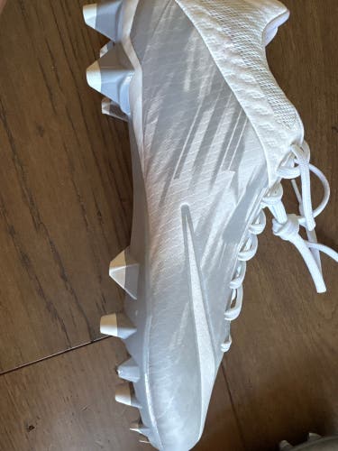 White Men's Size M 9.0 (W 10.0) Adult Nike Vapor Speed Low Top (New)