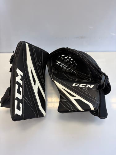 CCM EFlex 4.9 Glove and Blocker Set Regular (New)