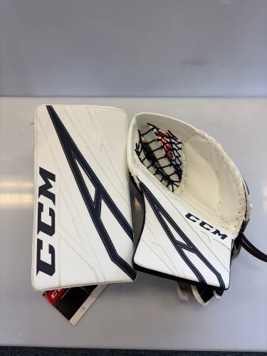 CCM Extreme Flex 4.5 Glove and Blocker Set Regular (New)