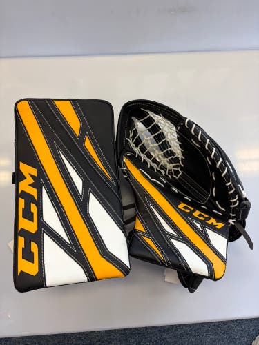 CCM Extreme Flex 4.5 Glove and Blocker Set Regular (New)