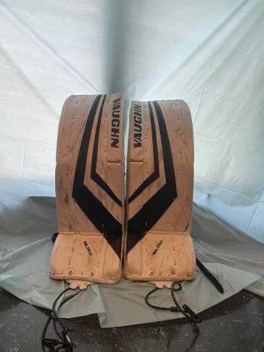 28" 2021 Vaughn Ventus SLR2 Goalie Leg Pads (Used)