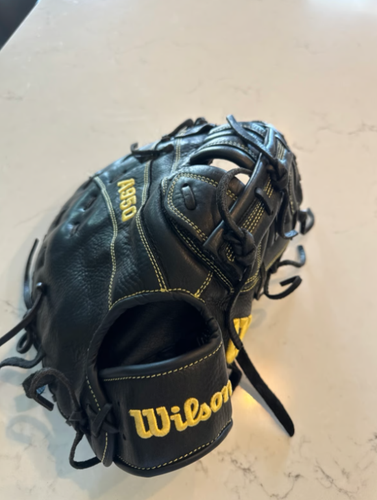 Wilson First Base A950 Baseball Glove 12" (Used)