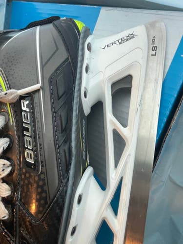 Bauer Hockey Goalie Skates Size 5.5 (Used)