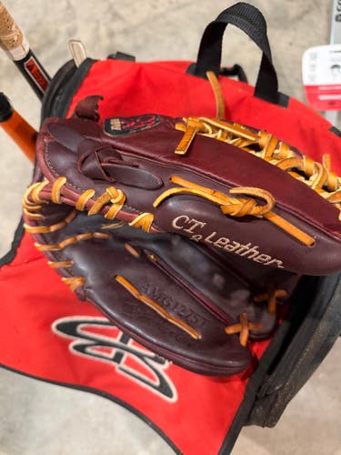 Outfield RH Nokona Bloodline Baseball Glove 12.75" (Used)