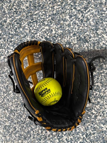 Louisville Slugger Super Z RH Softball Glove (Used)