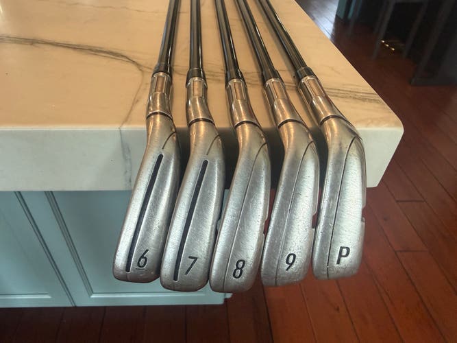 Cut down Men's 2018 TaylorMade M4 Right Handed Iron Set Regular Flex Graphite Shaft (Used)
