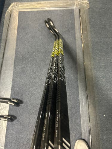 Intermediate Bauer Supreme 2S team Left Hand Hockey Stick P28 65 Flex Pro Stock (New) pack of 3