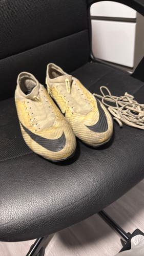 Yellow Unisex Size M 9.5 (W 10.5) Nike Mercurial Vapor Cleats (Used)