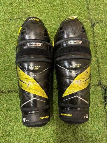 Junior Bauer Supreme Ultrasonic Shin Pads 12" (Used)