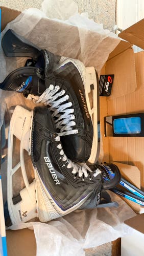 2025 Bauer Vapor Flylite Hockey Skates 9 (Used)