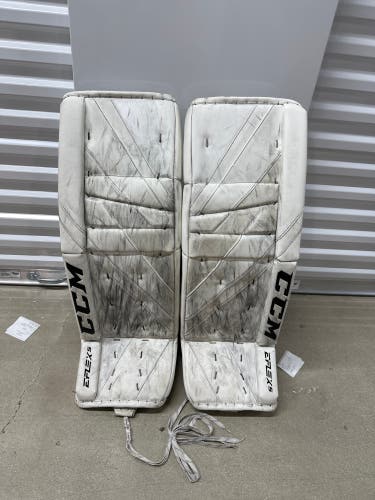 34" CCM EFlex 5 Goalie Leg Pads (Used)