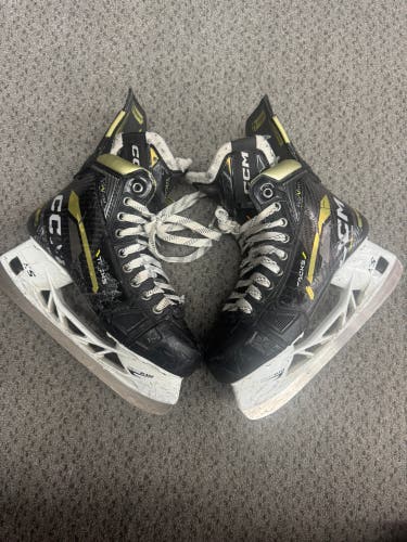 CCM AS-V Pro Hockey Skates Size 5.5 (Used)