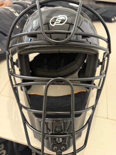 Black Catcher's Set (Used)