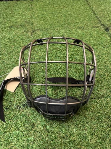 Youth XS Bauer Re-Akt Full Cage (Used)