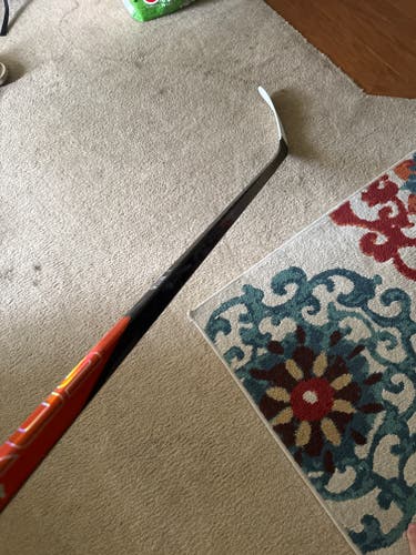 *Read Description * Intermediate Bauer Nexus 2N Pro XL Right Handed Hockey Stick P28 70 Flex (Used)