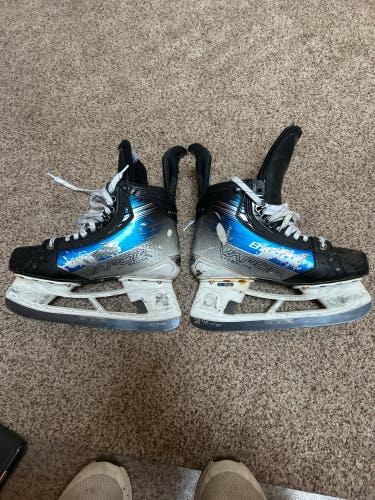 Black/Navy 2021 Bauer Vapor Hyperlite Hockey Skates Regular Width 7 (Used)
