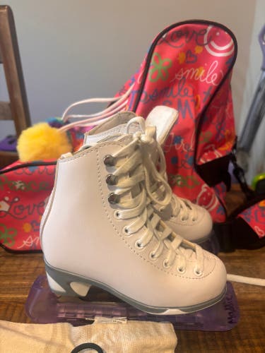 Jackson Ultima 150 Figure Skates B Junior 11 (New)