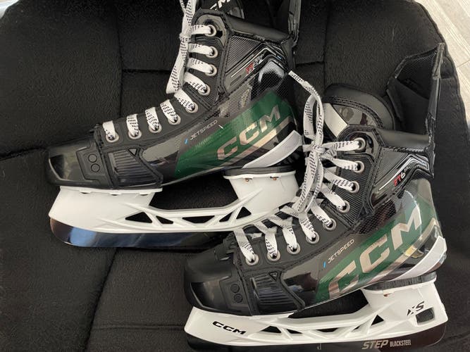 CCM Jetspeed FT6 Pro Custom Green Hockey Skates. Size 4 Tapered