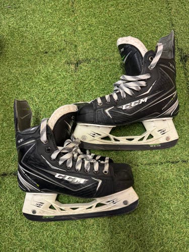 Junior CCM Ribcor 70K Hockey Skates Regular Width Size 4.5 (Used)