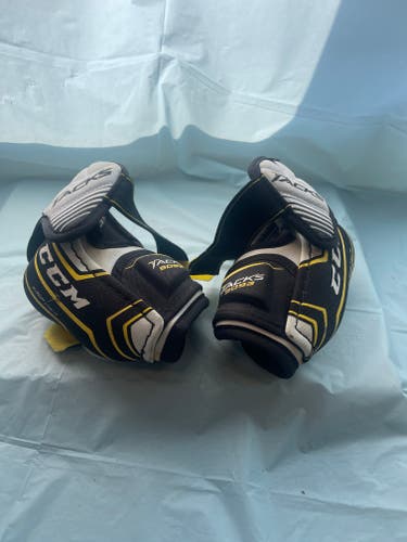 Junior Small CCM Tacks Elbow Pads (Used)