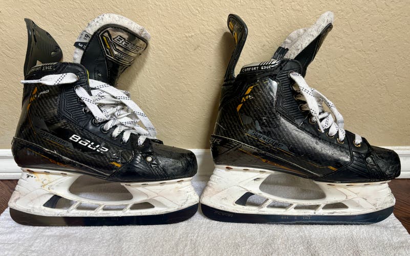 Black/Yellow Bauer Supreme M5 Pro Hockey Skates Wide Width 6.5 (Used)