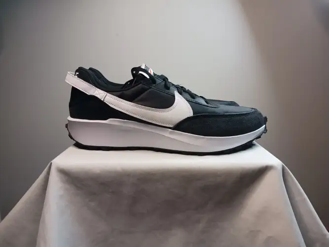 Black Men's Size M 12.0 (W 13.0) Adult Nike Waffle Debut Shoes (New)