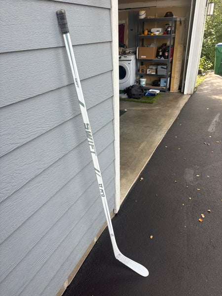 Senior PRO Pro CARBON Left Hand Hockey Stick P28 85 Flex (Used)