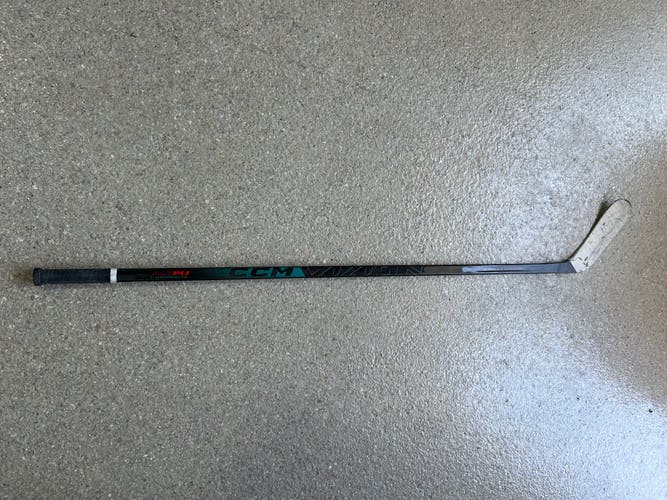 Intermediate CCM Vizion Left Hand Hockey Stick P28M 65 Flex (Used)