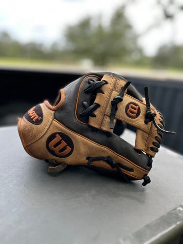 2023 Wilson A2000 RH Infield Baseball Glove 11.5" (Used)