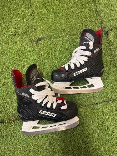 Youth Bauer NS Hockey Skates Regular Width 10 (New)