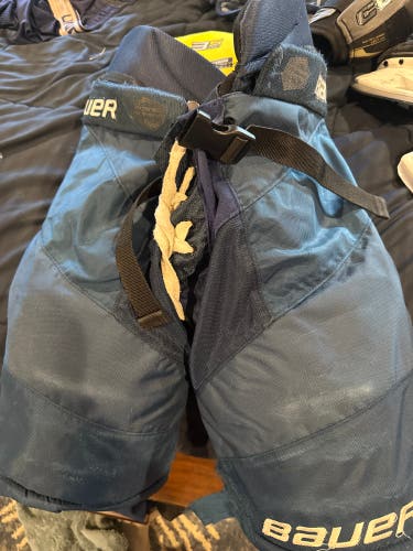 Junior Large Bauer Supreme 3S Pro Hockey Pants (Used)