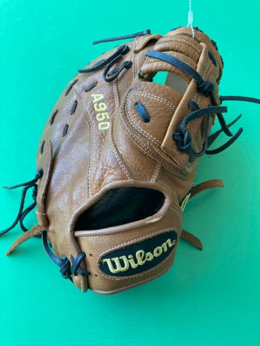 Wilson A950 RH First Base Mitt 12"